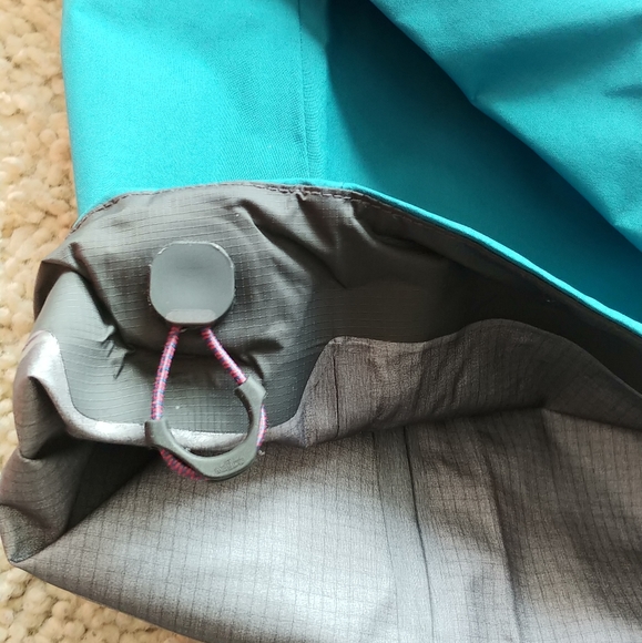 Mountain Hardware Exposure 2 Gore-Tex Pro Jacket - Picture 7 of 15